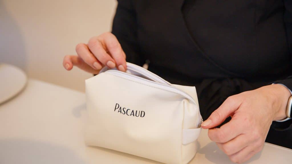 Etui met huidverzorging van Pascaud in de salon van PureSan